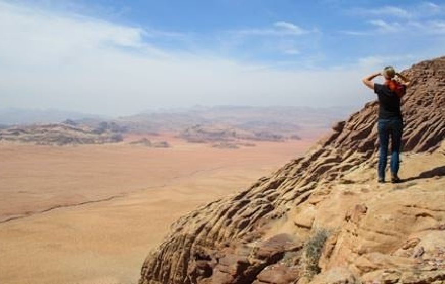 Jabal Al Hash 1 Day Tour with Overnight